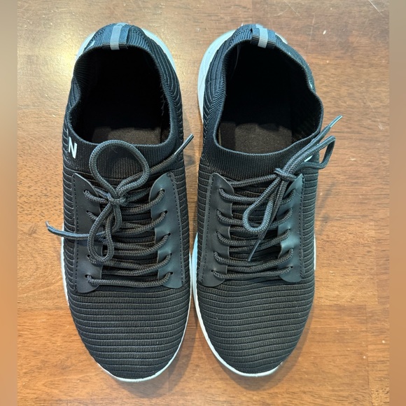 Danskin Black Sneakers - Picture 1 of 7